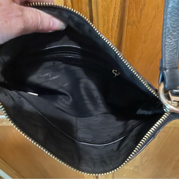 Tommy Bahama black crossbody - Picture 6 of 7